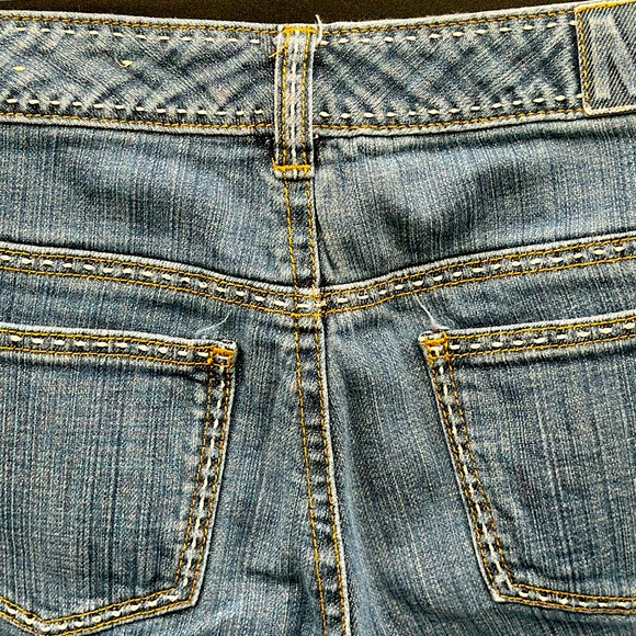 Michael Kors bell bottom style denim. Size 4. Women. Like new condition!! - Picture 4 of 6